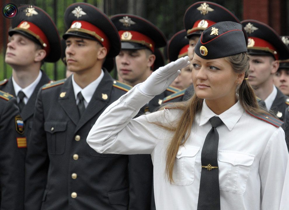 vojsci Žene u vojsci, ljepota i opasnost.